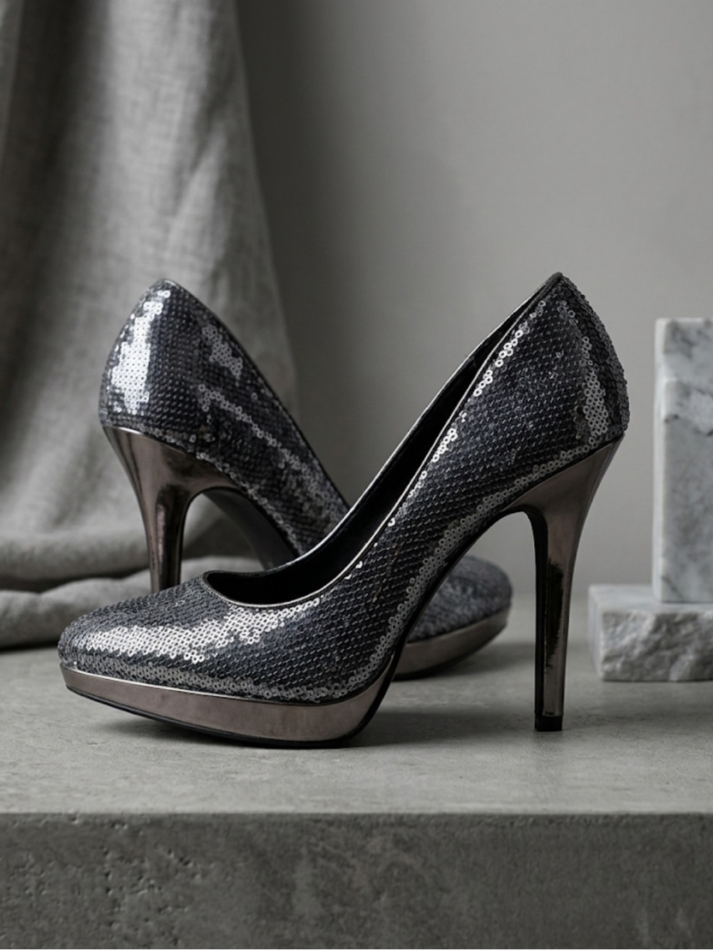 90 George Silver Sequin Stiletto Heels Size 7 | Disco Glam Y2K Party Pumps